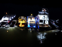 Yacht - Modell - Treffen bei Nacht