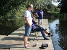 Erstes Treffen auf dem Steg
