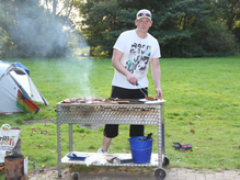 Marcus beim Grillen